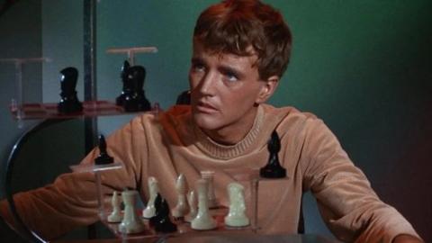 Épisode 2 – Charlie X