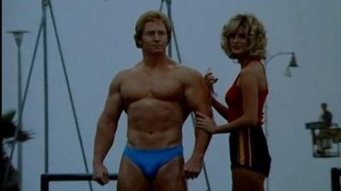 Épisode 9 – Le roi de la plage