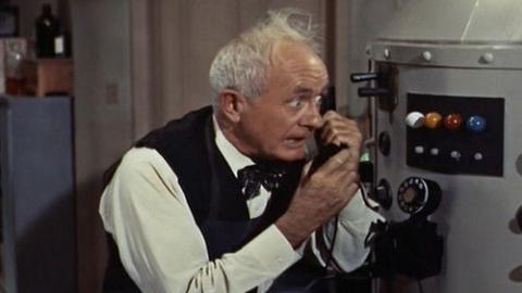 Épisode 9 – L'alibi téléphonique