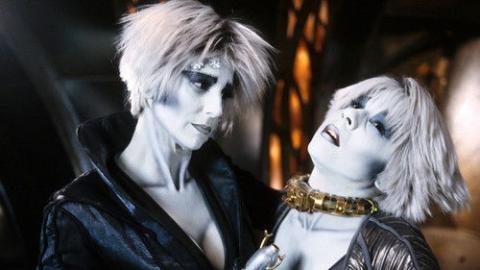 Épisode 18 – Les Colliers de contrôle