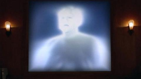 Épisode 4 – Dos au monde