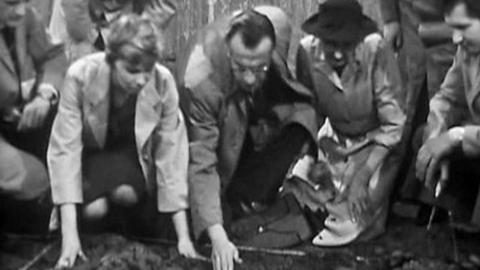 Épisode 1 – The Halfmen