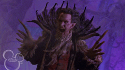 Ne Regarde Pas Sous le Lit