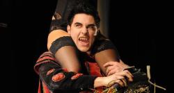 Néo-Vampires à Hysteria Lane