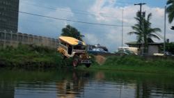 Ongles Rouges et Cuisses d'Acier