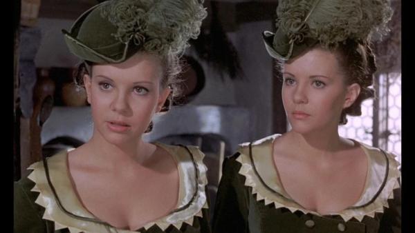 Trailer: Twins of Evil (Scary Movies 7)