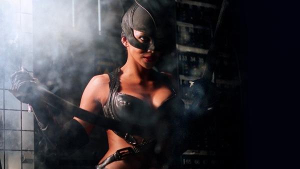 CATWOMAN - Bande Annonce Officielle (VF) - Halle Berry / Sharon Stone