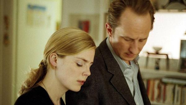 In His Hands / Entre ses mains (2005) - Trailer English Subs