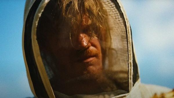 BUGONIA - Bande annonce officielle - VF [Le 26 novembre 2025 au cinéma]