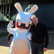 Damien Laquet au Futuroscope avec un Lapin Crétin