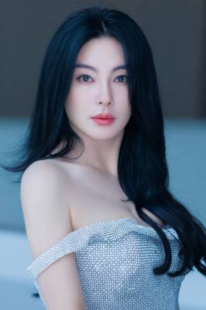 Kitty Zhang Yuqi