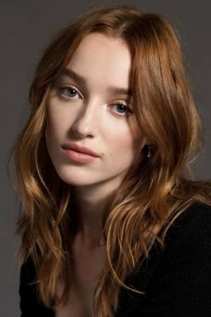 Phoebe Dynevor Phoebe Dynevor