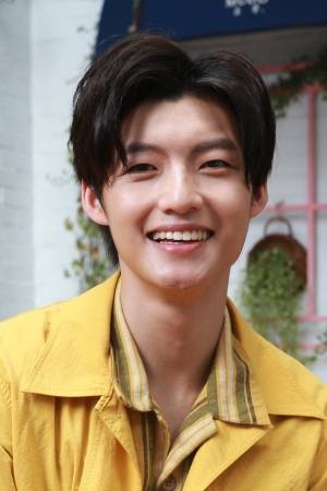 Liu Yu-Ren Liu Yu-Ren